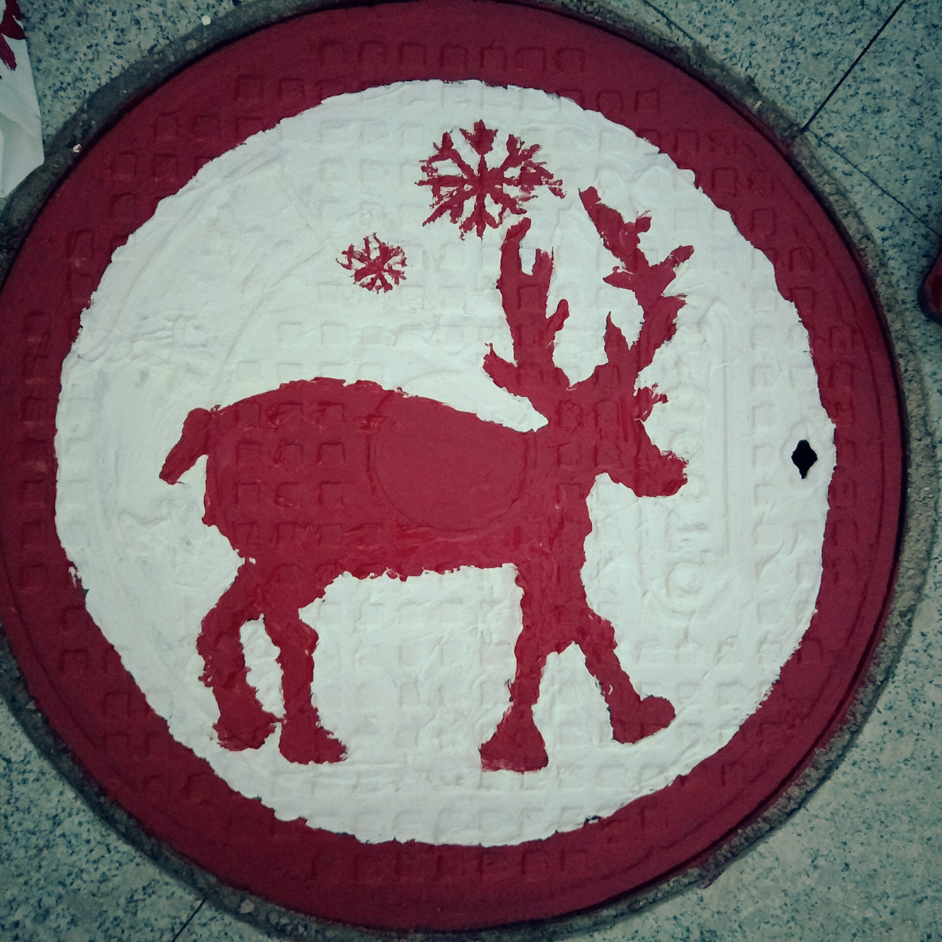 职业教育活动周系列----脚尖下的风景,"妙手绘春,良辰美井"井盖涂鸦