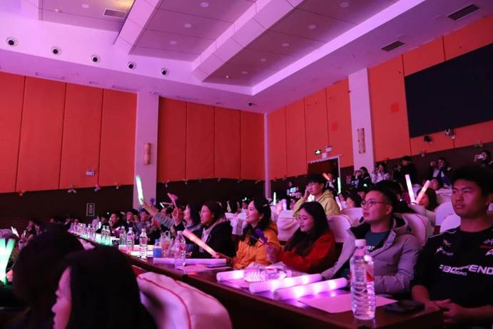 4df784e40c5bb667fdc43f2915871ceb